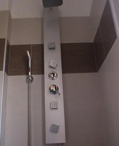 Sant'adriana Apartman *